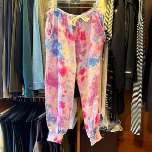 9 sees harem style pants. Traditional 9 seed gauze like material. Never worn.